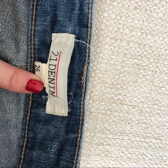 Forever 21 Jean Shorts Distressed Medium Wash 26 - Picture 3 of 5